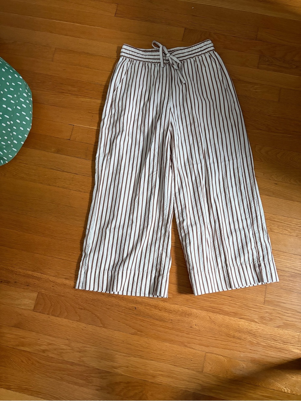 Seersucker Wide Leg Cropped Pants
